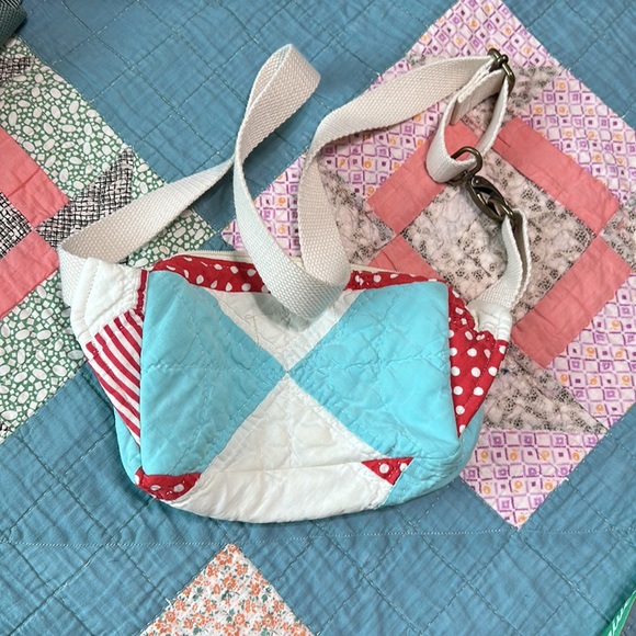 Anemone machine quilted Fanny pack/sling - Picture 2 of 6